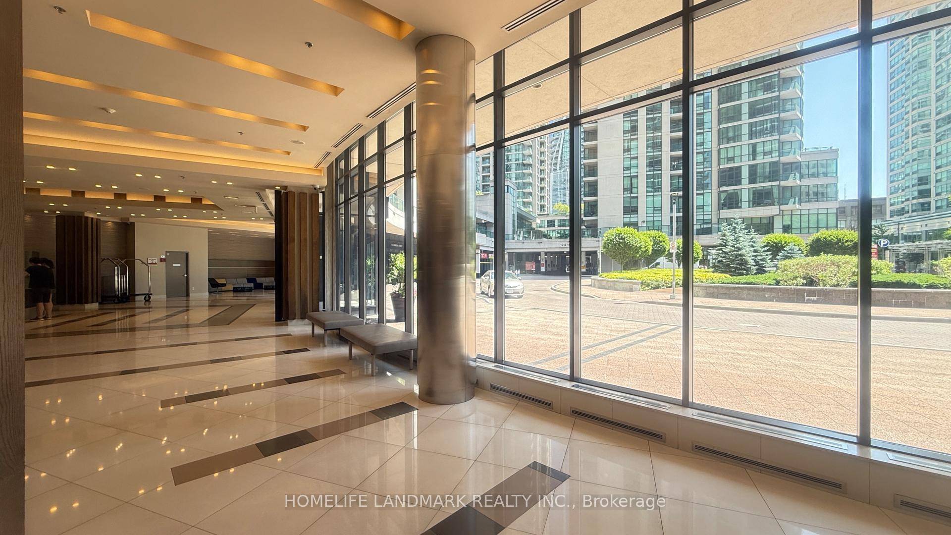Bright amp ; Spacious 2 Bed, 2 Bath Corner Unit at Success Tower by Pinnacle.