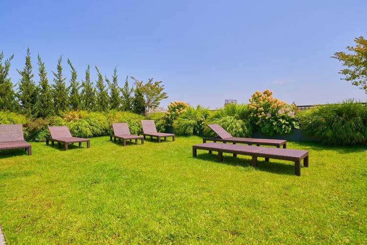 Welcome to your dream condo in the heart of a vibrant neighborhood !