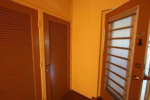 Very convenient unit close to I95, Federal Hwy, near shopping centers, restaurants.
