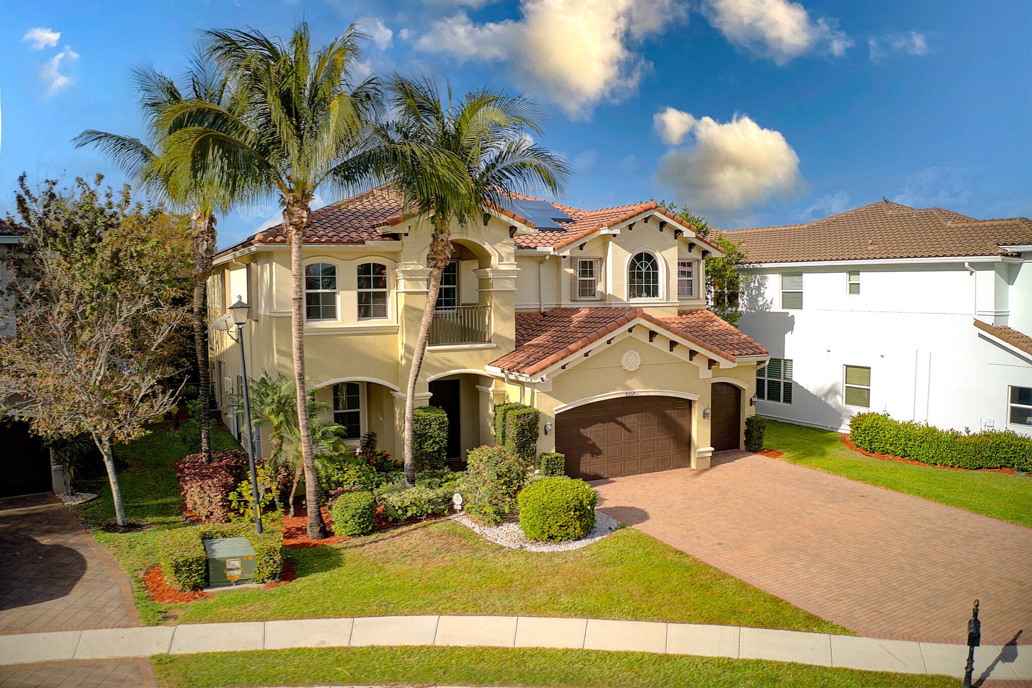 Exceptional 6 Bedroom Savannah Model A Rare Gem in a private cul de Sac with pool and fully fenced water front property.