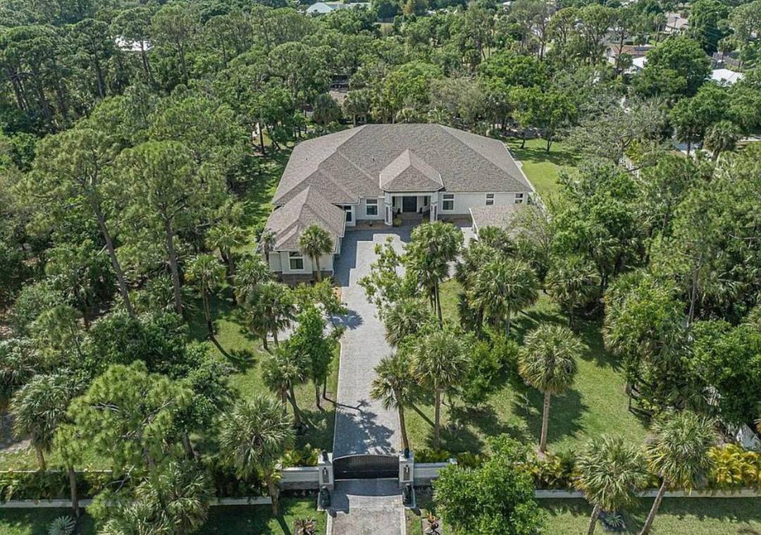 Welcome to your private retreat a gated 3.