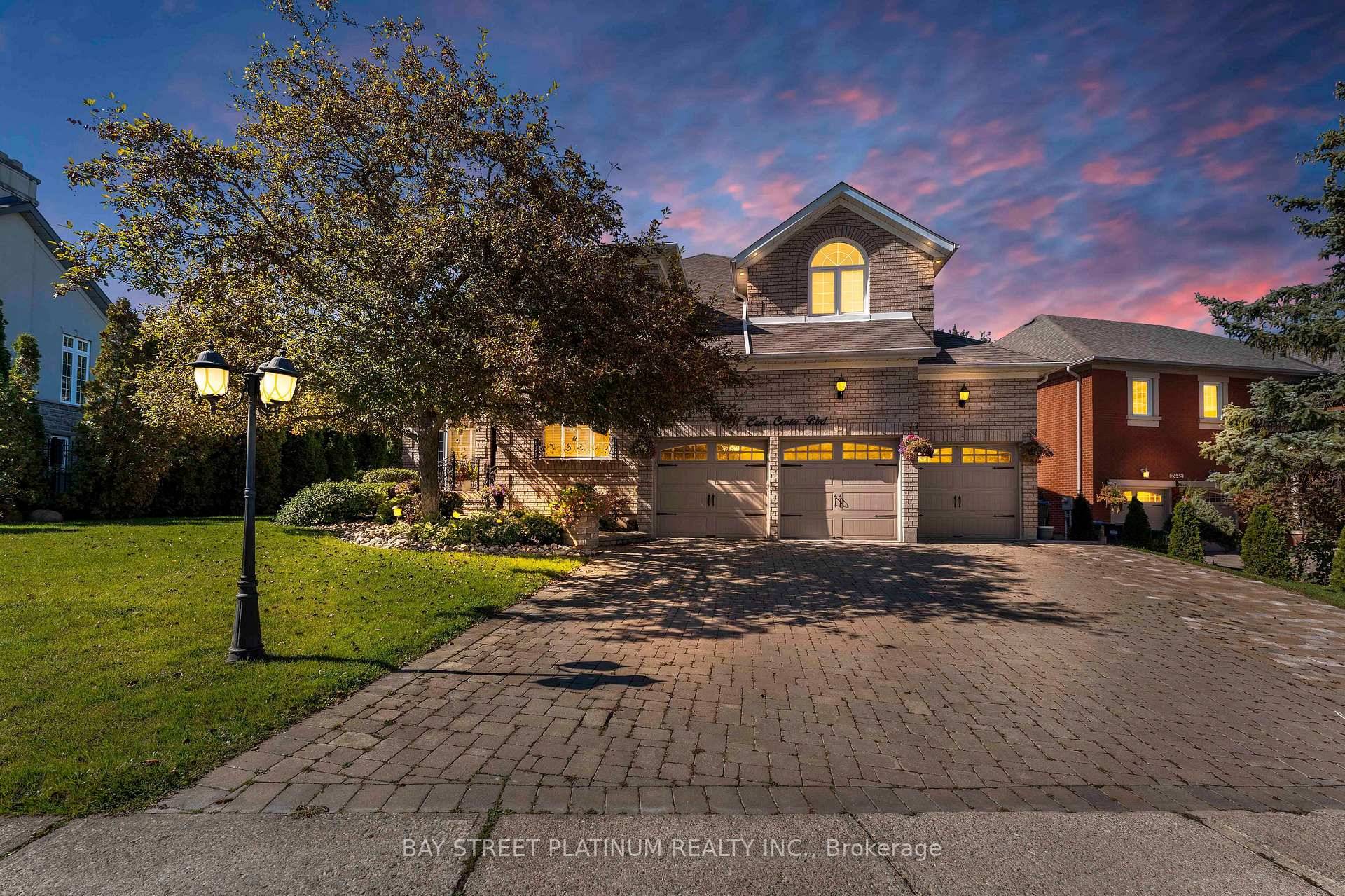 Executive Living in Prestigious Erin Mills Perfectly located in one of Erin Mills most sought after neighborhoods, this custom built executive residence by the current owner offers nearly 6500 sq.
