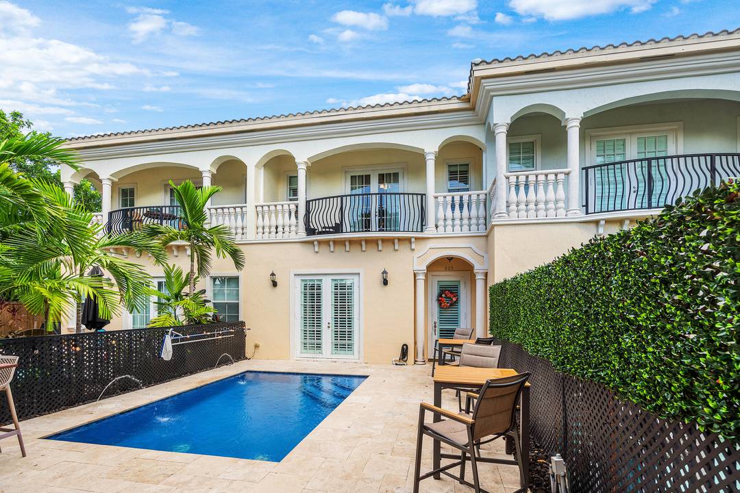 Rare find in East Delray !