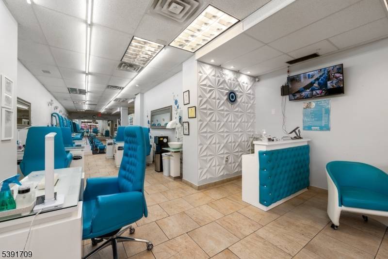 Amazing opportunity to own a fully equipped nail salon in a prime Elizabeth location.