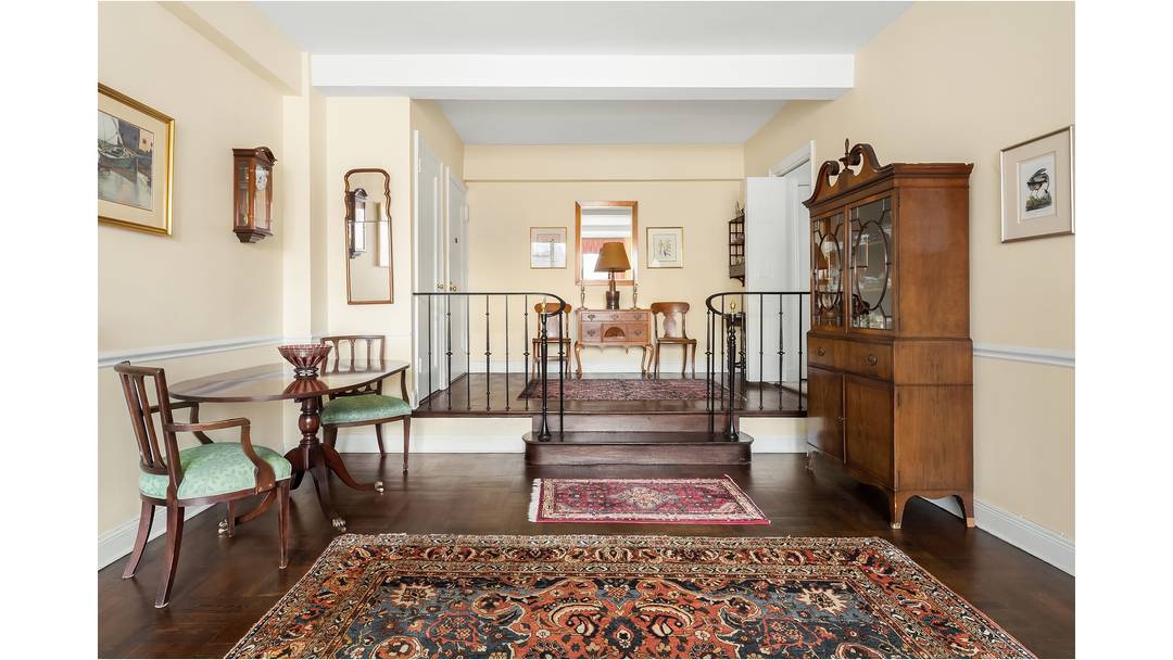 Charming Northwest Corner One Bedroom with Sunken Living Room and Open City Views Enter this pin drop quiet home through a gracious entry foyer featuring a deep coat closet.