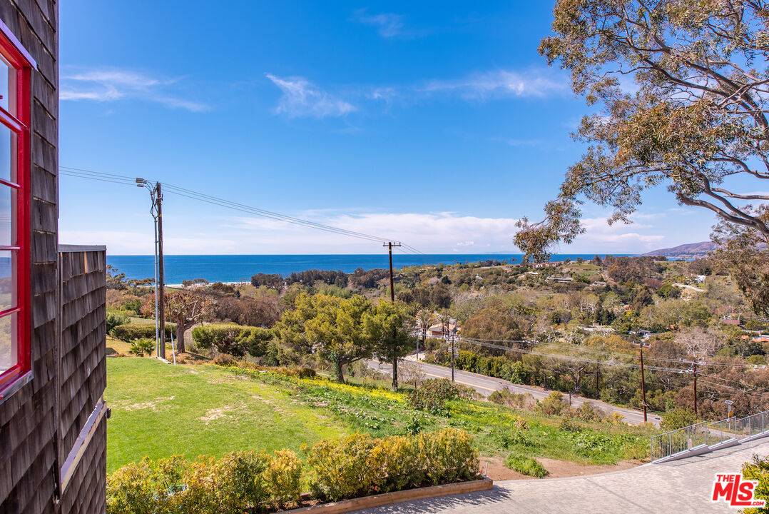 29235 Heathercliff Rd 2BR Malibu La