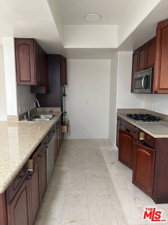 962  S Gramercy Dr 2.0 LA