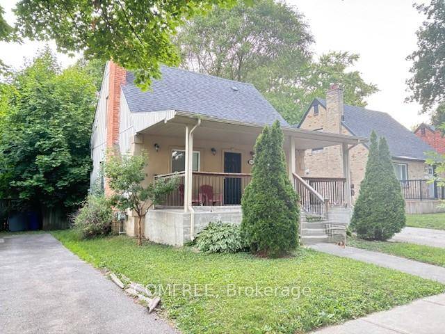 This Charming 1 1 2 story duplex located in the heart of Blackfriars.