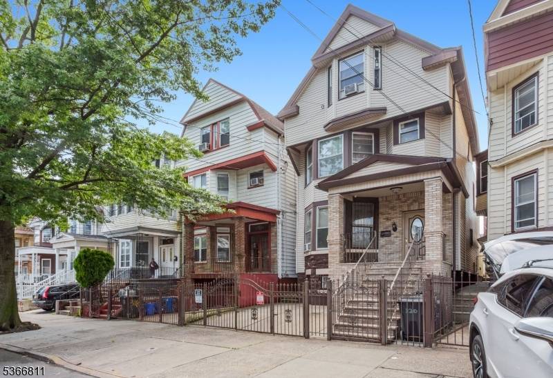Investors alert ! ! Don't miss this great opportunity to own this beautifully maintained 3 family property in a prime Newark location.