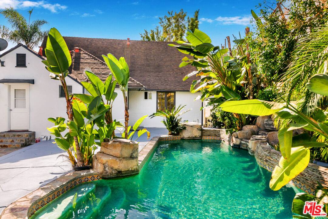 6431   Maryland Dr 4BR Beverly Grove La