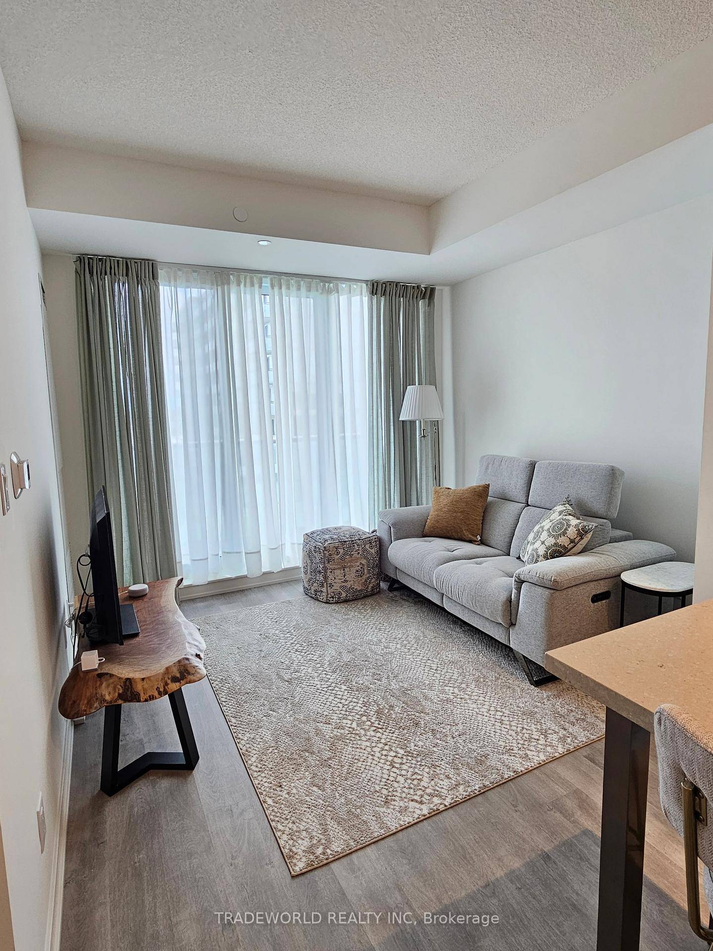 Luxurious Condo In Downtown Markham The Den Can Be Used As Office Or 2nd Bedroom 9' Ceiling B I Appliances 2 Full Bathrooms Close To York University Campus Easy Access ...