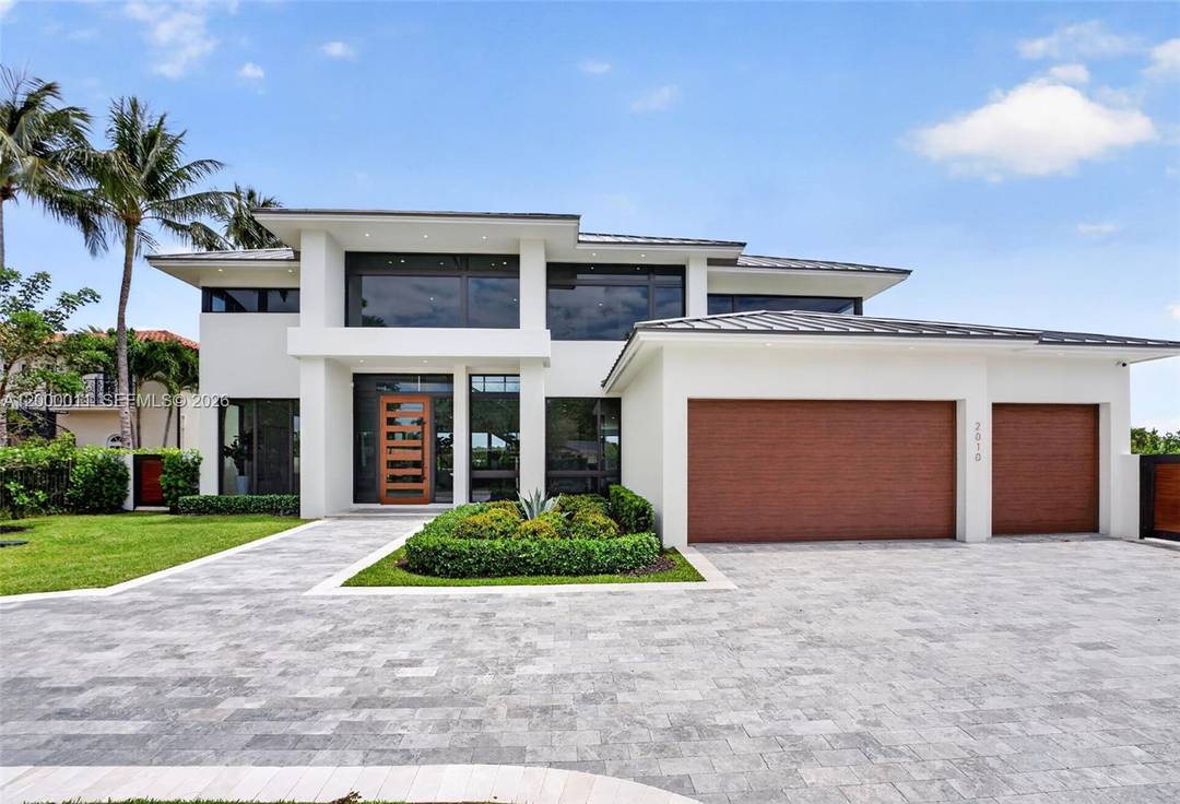 This waterfront residence in prestigious Coral Ridge delivers modern design, durability, and wellness focused living, set on 85 feet of prime waterfrontage with unobstructed Intracoastal views.