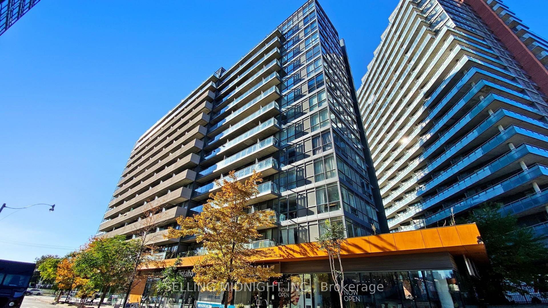 Penthouse 1 Bedroom Condo With Stunning City And Lake Views.