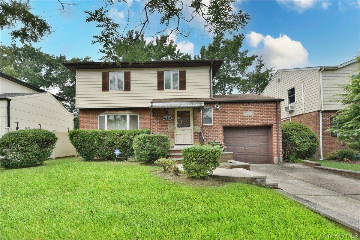 Welcome to this rare find in the heart of Oakland Gardens.