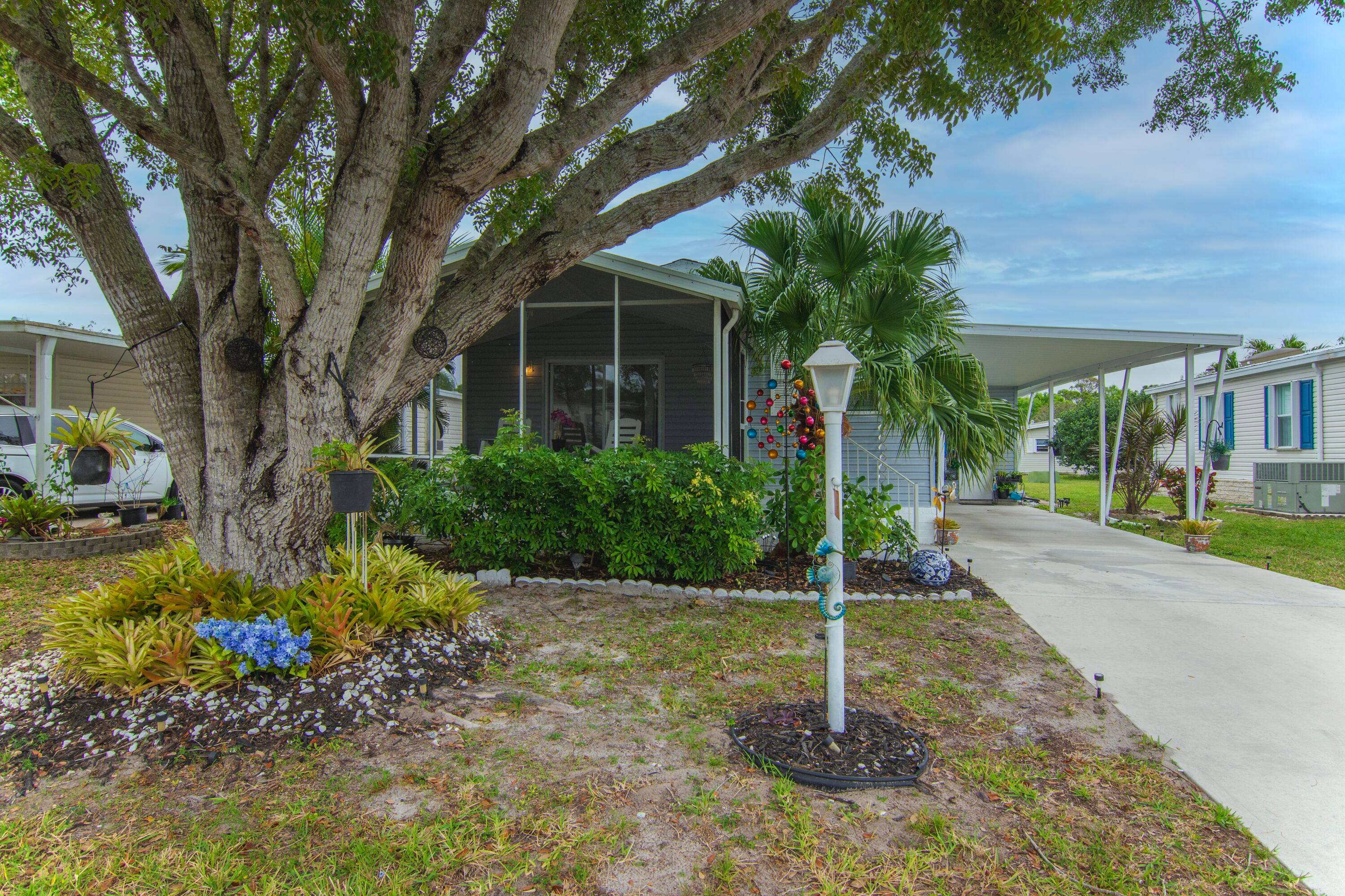 Priced to Sell ! 2 Bed, 2 Bath Home in Active 55 Community.