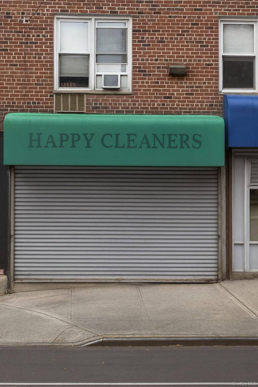 Prime Elmhurst Commercial Space for Lease, unlock the potential of your business with high visibility commercial space in the heart of Elmhurst.