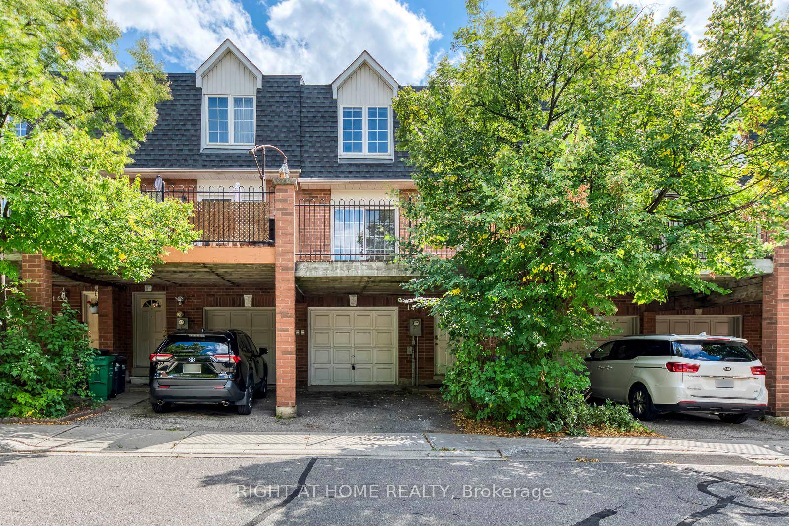 Recently Upgraded and Well Maintained 3Bed and 3Bath Condo Townhouse For Rent In Sought After Credit view Eglinton Rd Neighbourhood.