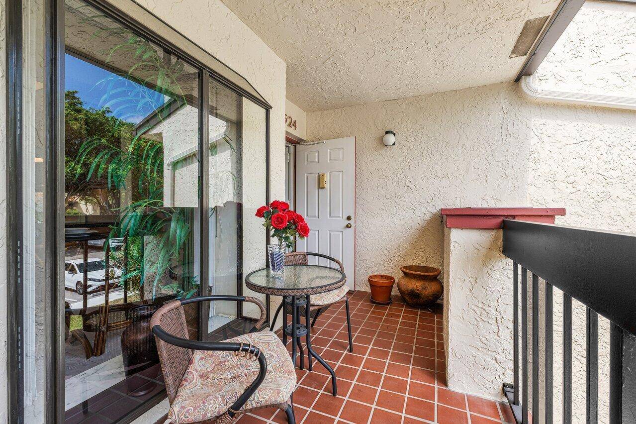 Terrific Penhouse w Artistic Touches Enclosed Patio Balcony adds extra living space Soaring Ceilings New Roof Hurricane Shutters New Hot Water Heater Split Floorplan w views of the Challanging 13th ...