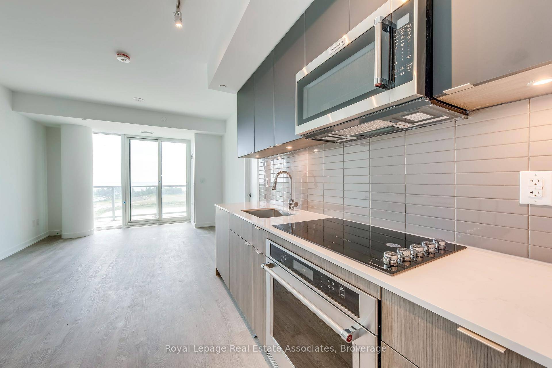 One year new 2 bedroom den suite at Brightwater 2 in Port Credit !