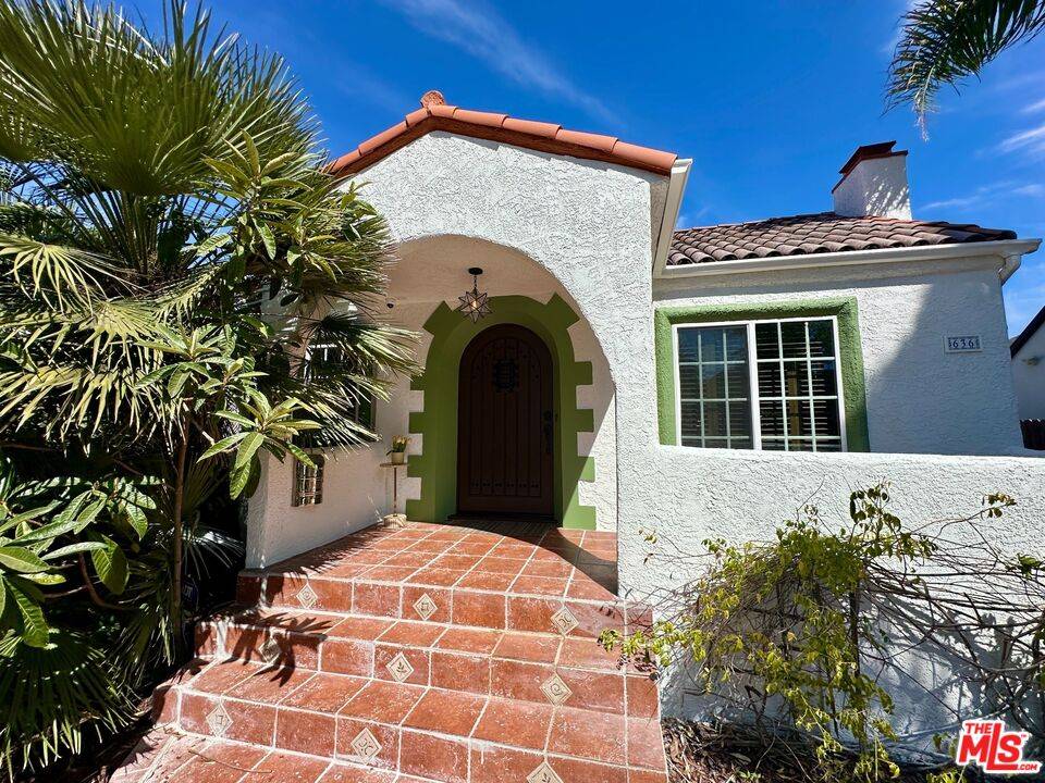 636  N Curson Ave 4BR Hancock Park La