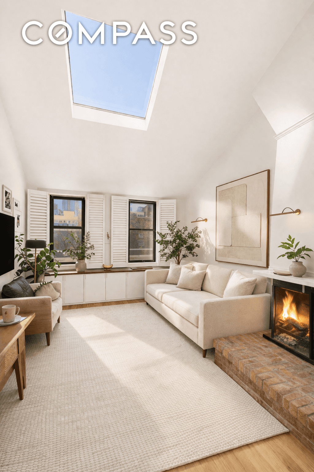 Perched atop a pre war elevator building on one of the quietest tree lined blocks on the Upper East Side, this duplex one bedroom, one and a half bath residence ...