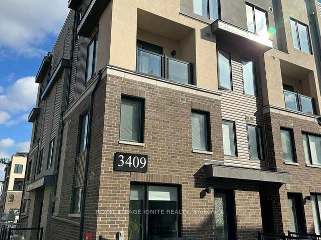 Welcome to luxurious living in Erin Mills, Mississauga !