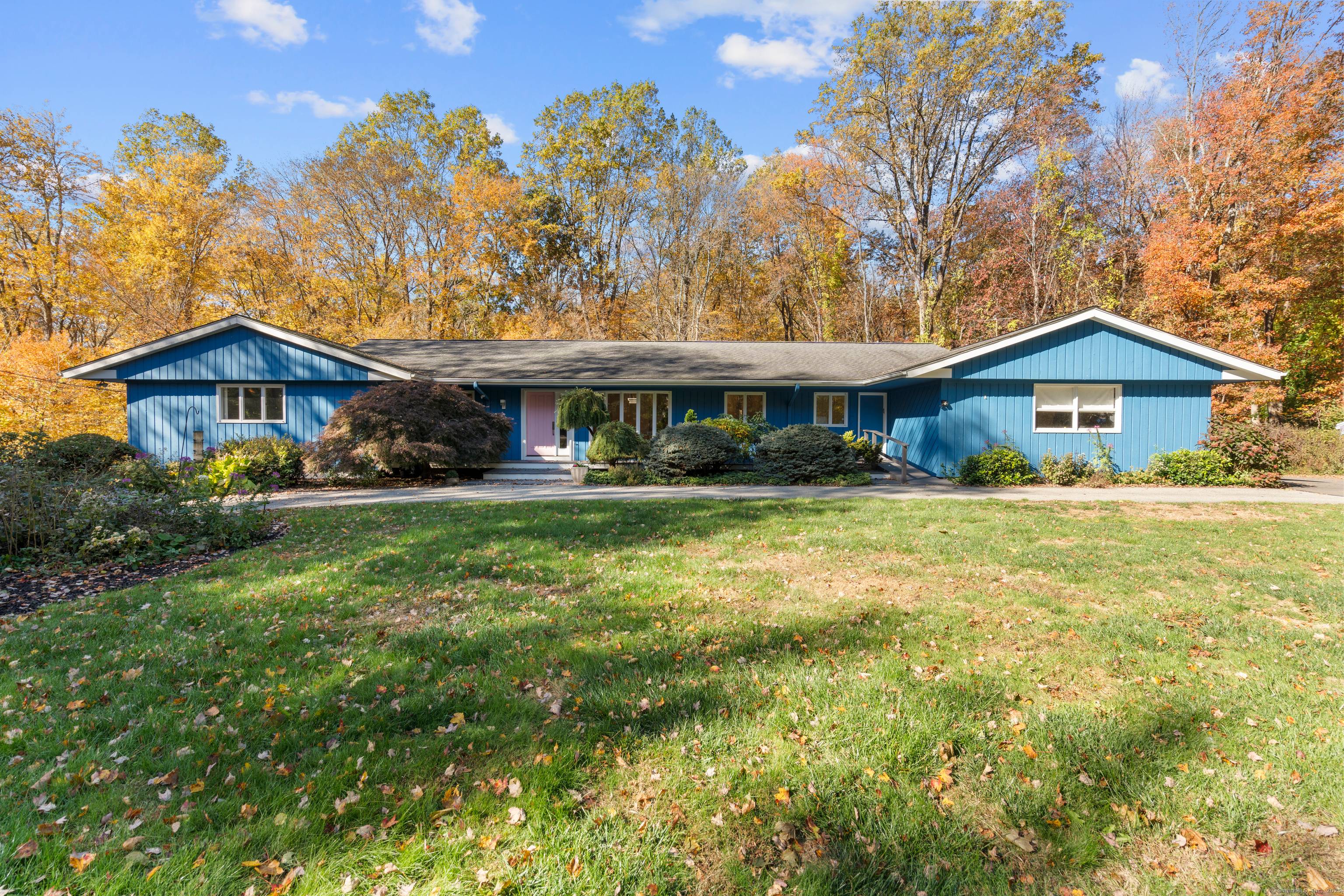 One Level Living at Its Finest !