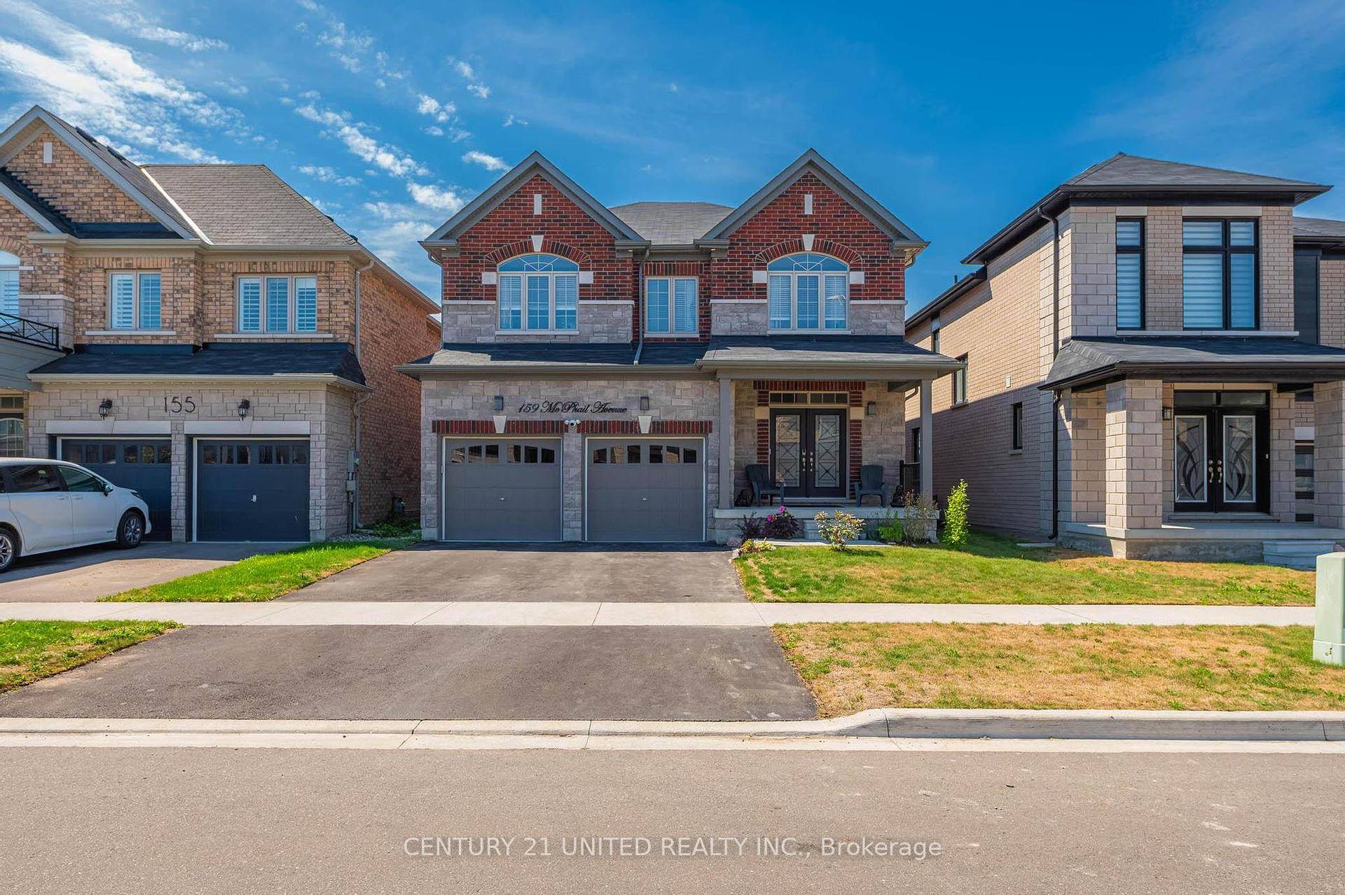 4 year old executive home, walking out on to green space !
