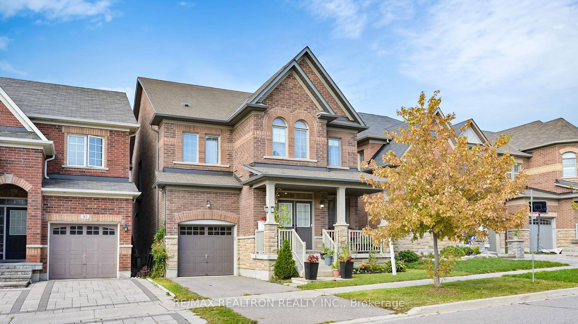 Stunning amp ; Well Maintained Upper Unionville Detached Home in High Demand Berczy Community !