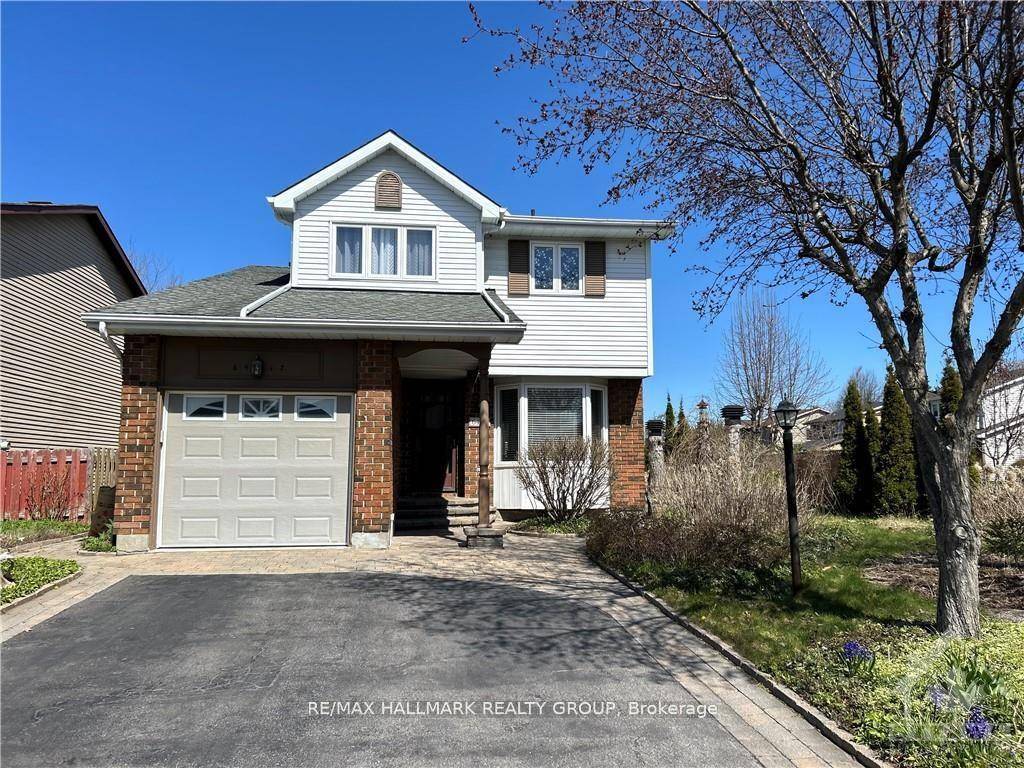 Single detached 3 bedroom, 3 bathhome home in great neighborhood.