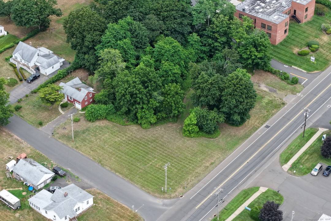 Prime commercial opportunity located at 300 State Street in North Haven, CT.