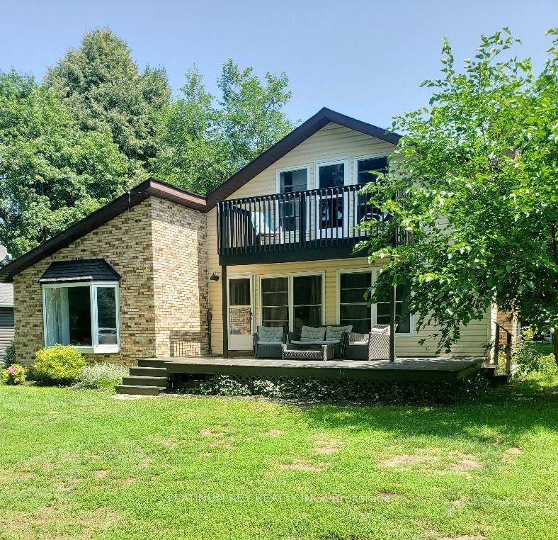 Welcome to your dream escape in this cozy 3 bedroom home nestled in the beautiful beachfront community of Lake Valley Grove !