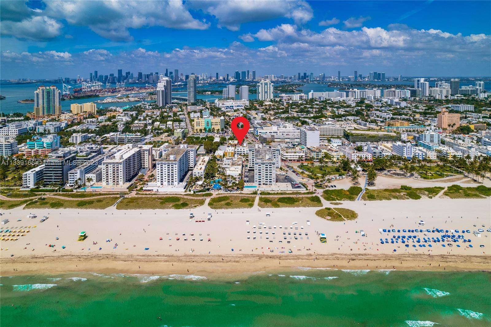 Rare opportunity to own a 2 BD, 2BA residence in a condo hotel located in Miami Beach's South of Fifth neighborhood.