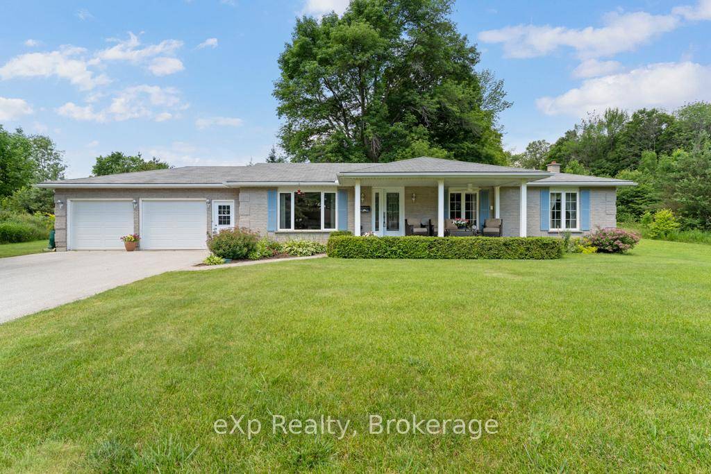 Charming and Meticulously Maintained Bungalow Just Minutes from Wiarton and the Shores of Georgian Bay !
