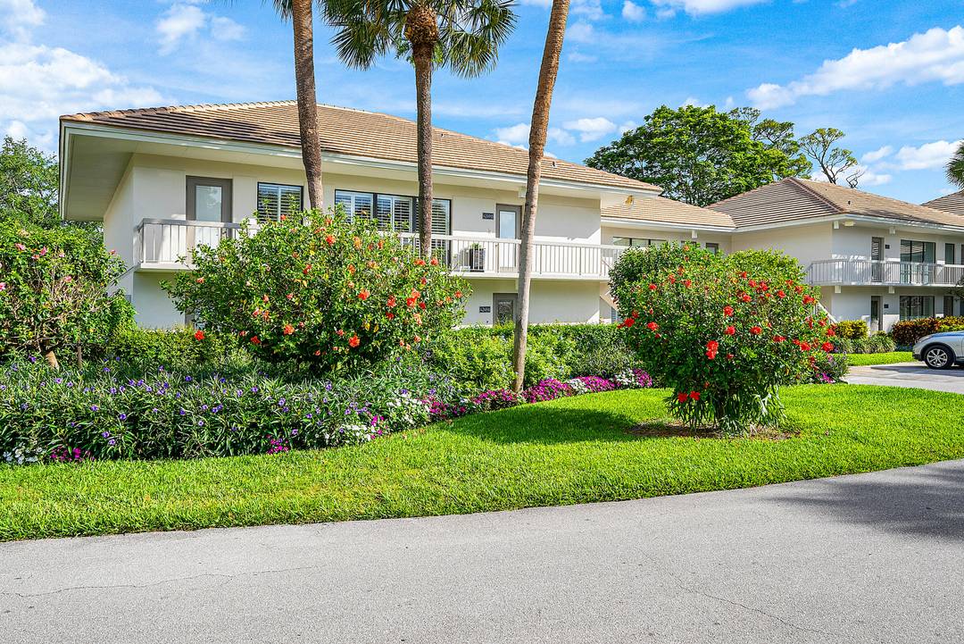 Come and enjoy the best Country Club in North Palm Beach County.