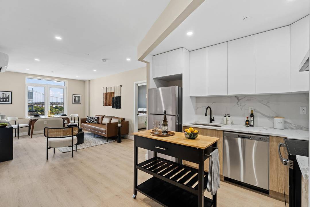 Building Features amp ; Amenities, Residents will enjoy 24 hour doorman for security and peace of mindOn site parking available for leaseFully equipped fitness centerResidents lounge for relaxing or entertainingSecond ...