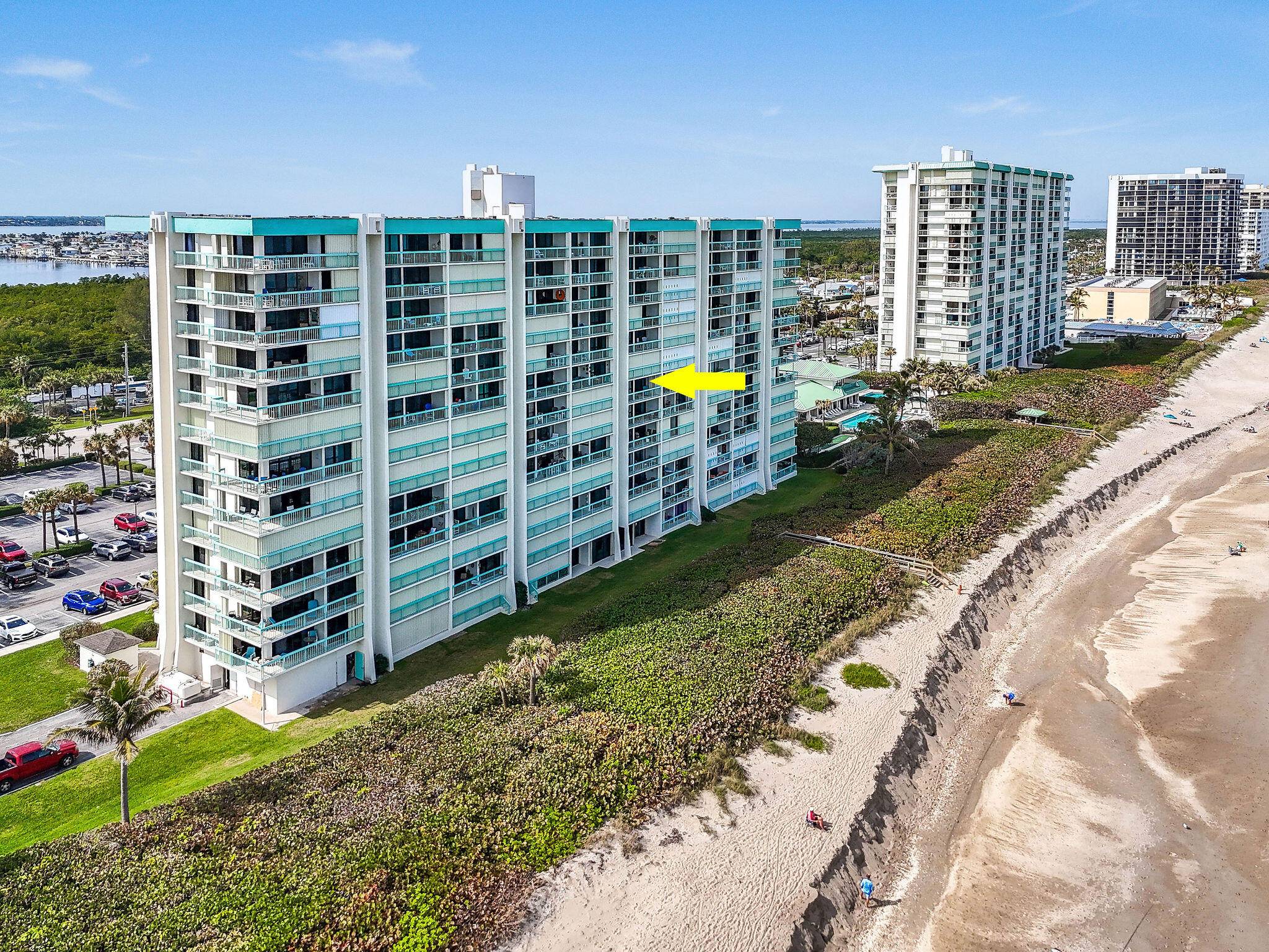 Move right in to this nicely updated, fully furnished 1BD 1.