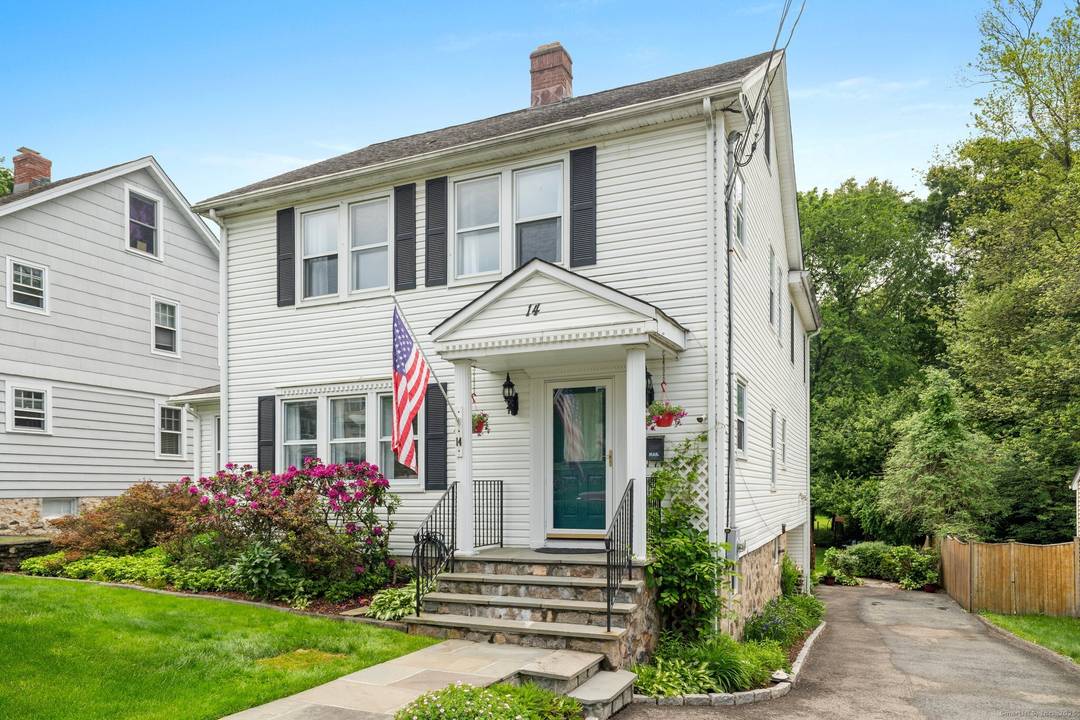 Prime Darien lifestyle awaits at this updated Colonial, perfectly situated for the commuter or a local downsizer, as it's just steps from the Noroton Heights Train Station and a short ...