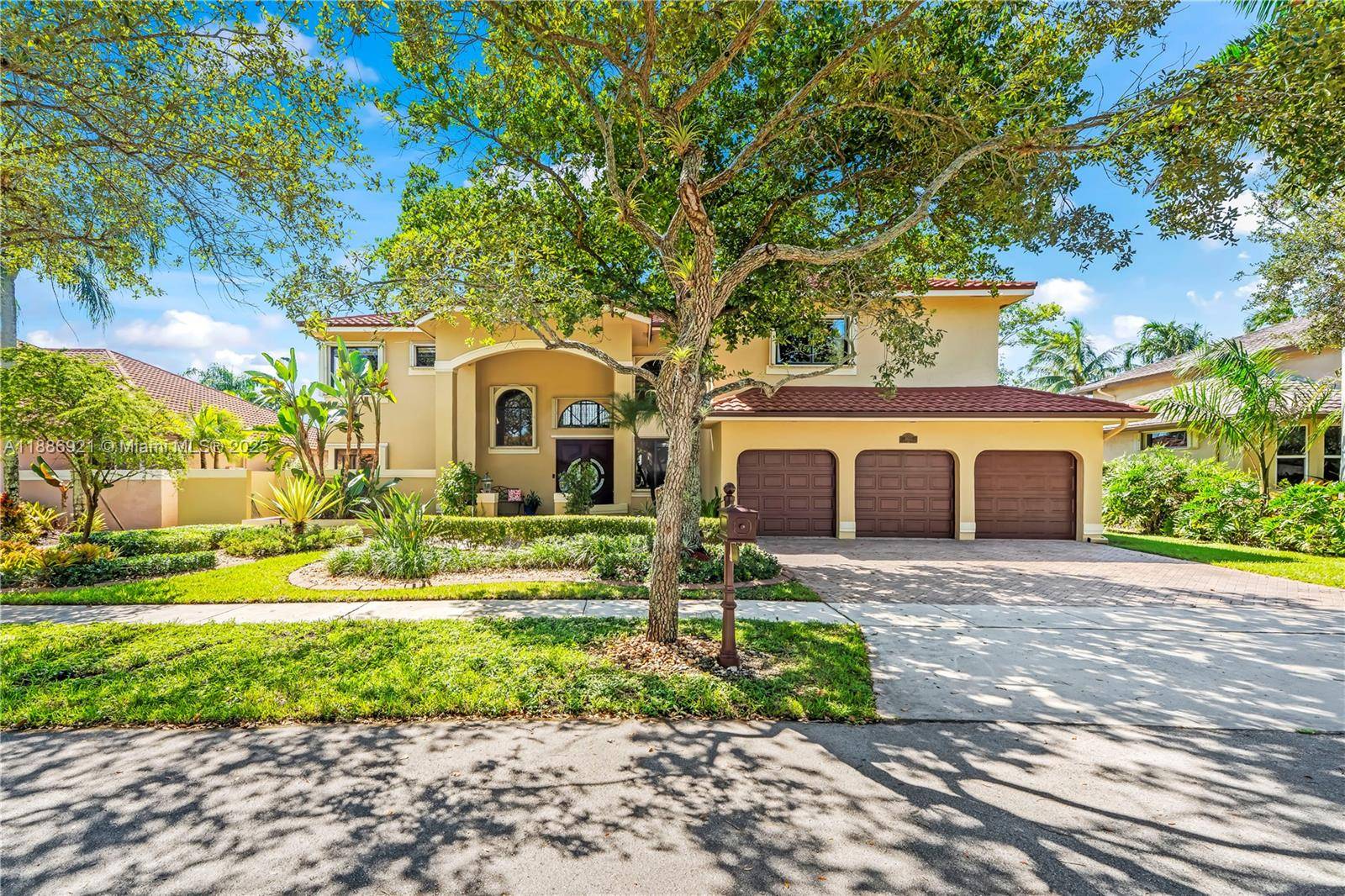 Stunning custom estate 5 bed, office, 5.