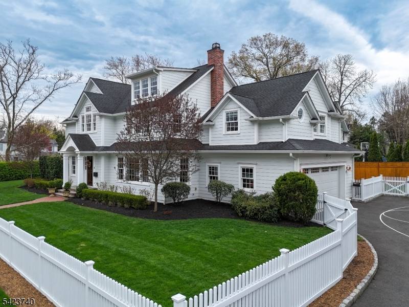 Step into this beautifully reimagined home by Colicchio, where modern design meets exceptional craftsmanship.