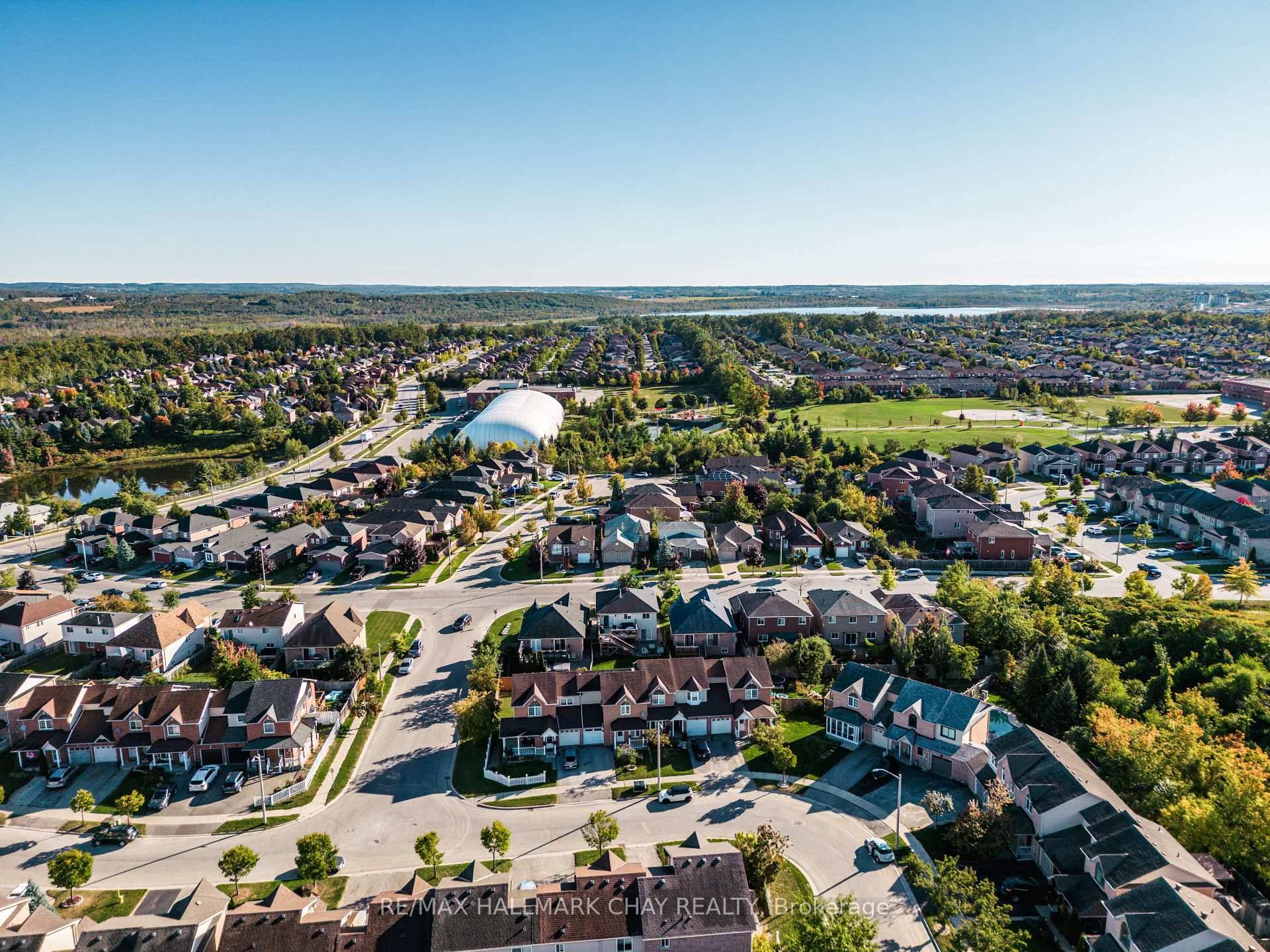 Welcome to 135 Trevino Circle, Barrie !