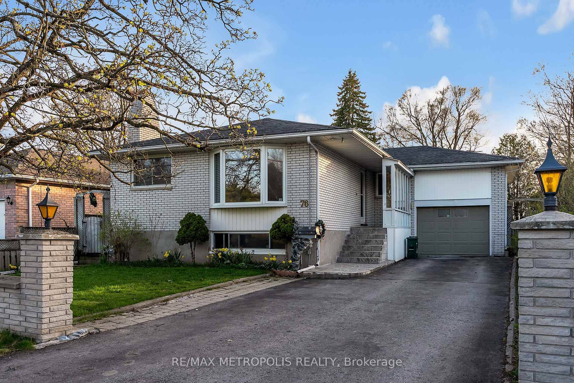 Featuring an additional second kitchen, this lovely raised brick home is perfectly located close to your favorite restaurants, stores, schools, and public transit !