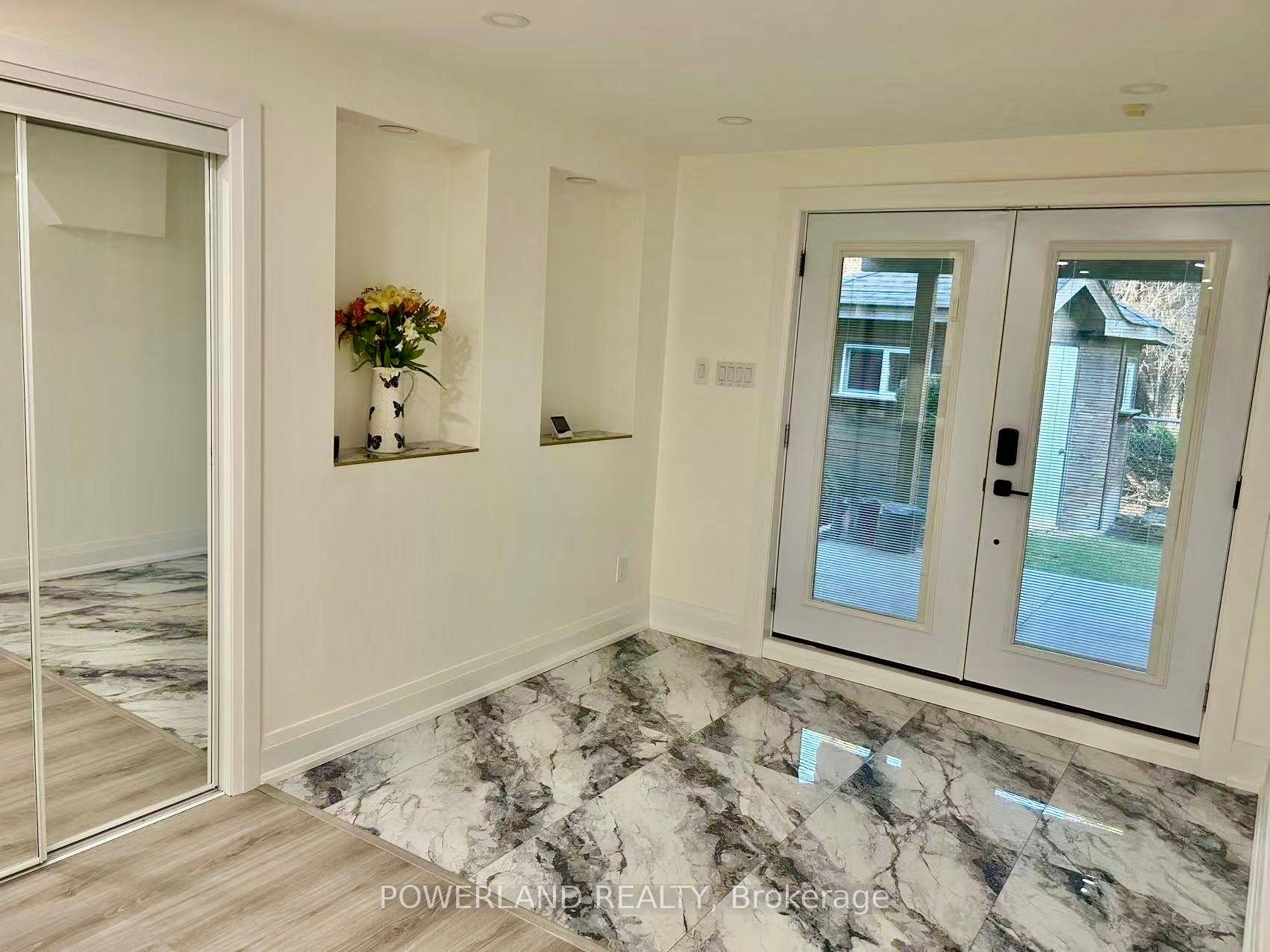 Beautifully New Renovated Walkout Basement Apartment.