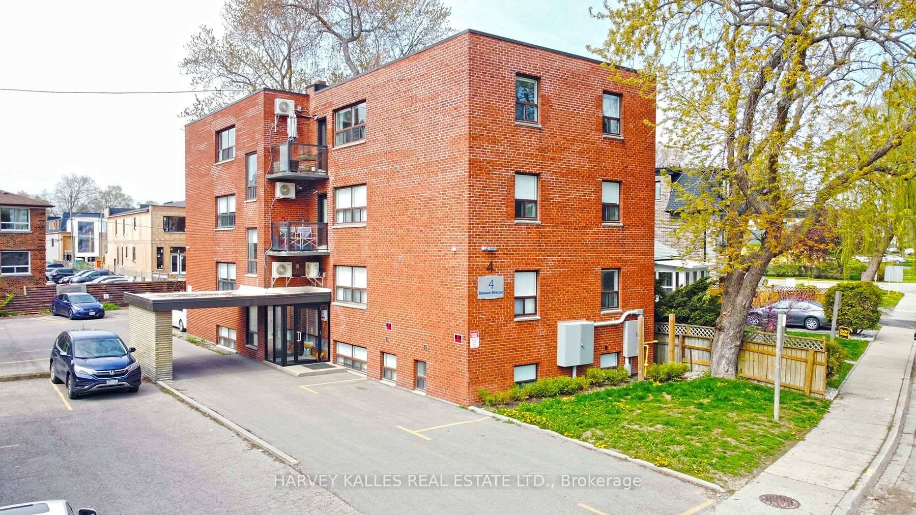 Bright and spacious 2 bedroom apartment in the heart of Port Credit, just steps from the lake, shops, and GO Station.