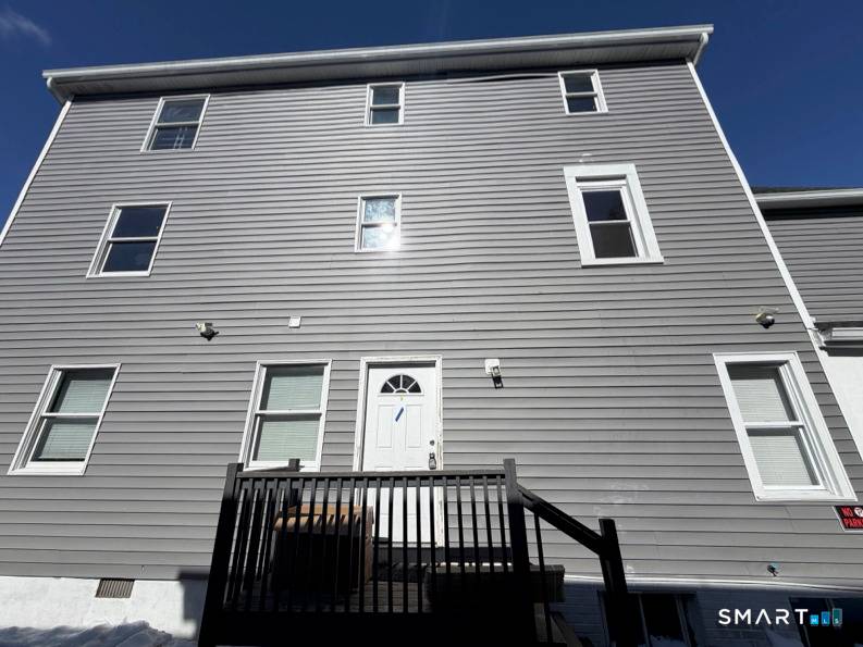 Located in the desirable Cove neighborhood of Stamford this spacious 4 bedroom, 2 full bath rental offers an impressive of living space across two full floors.