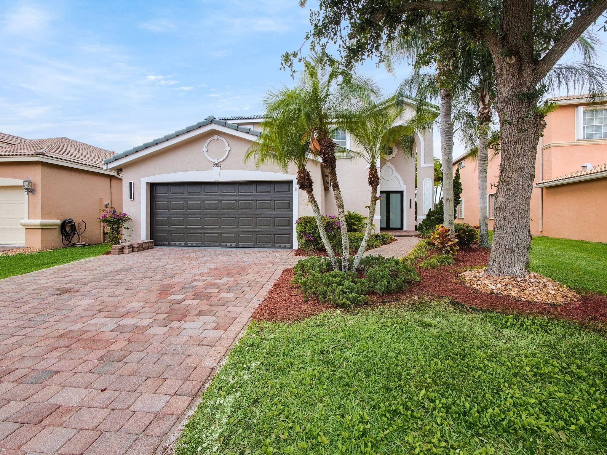 Welcome to 7285 Via Luria, Lake Worth a jaw dropping, fully renovated dream home where luxury, comfort, and craftsmanship come together seamlessly.