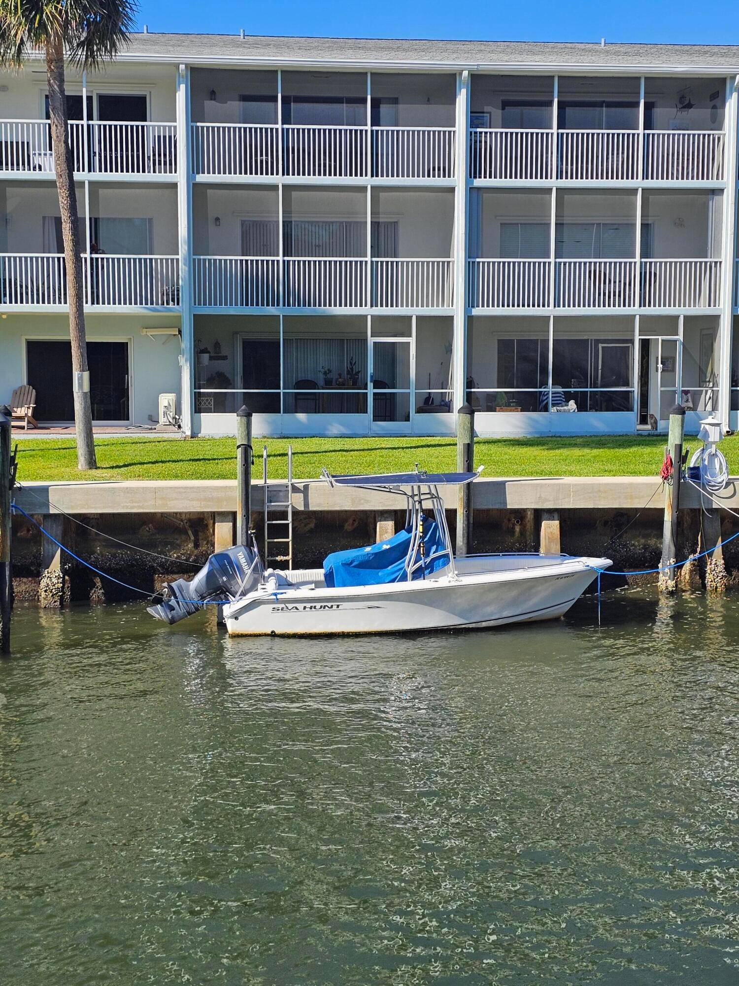 1st FLOOR on the WATER. Relax at the pool overlooking the Intra coastal waterway.
