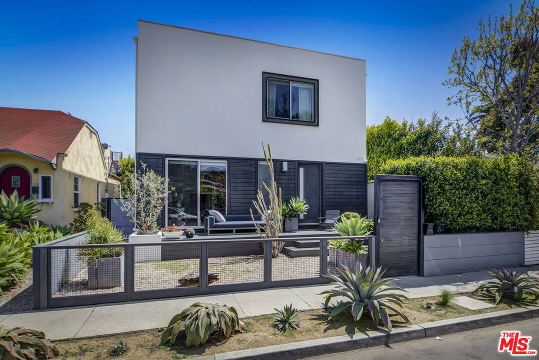 814   Crestmoore Pl 4BR Marina Del Rey La