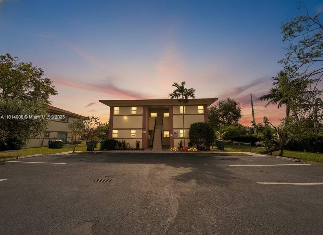 Excellent investment opportunity in Hallandale Beach !