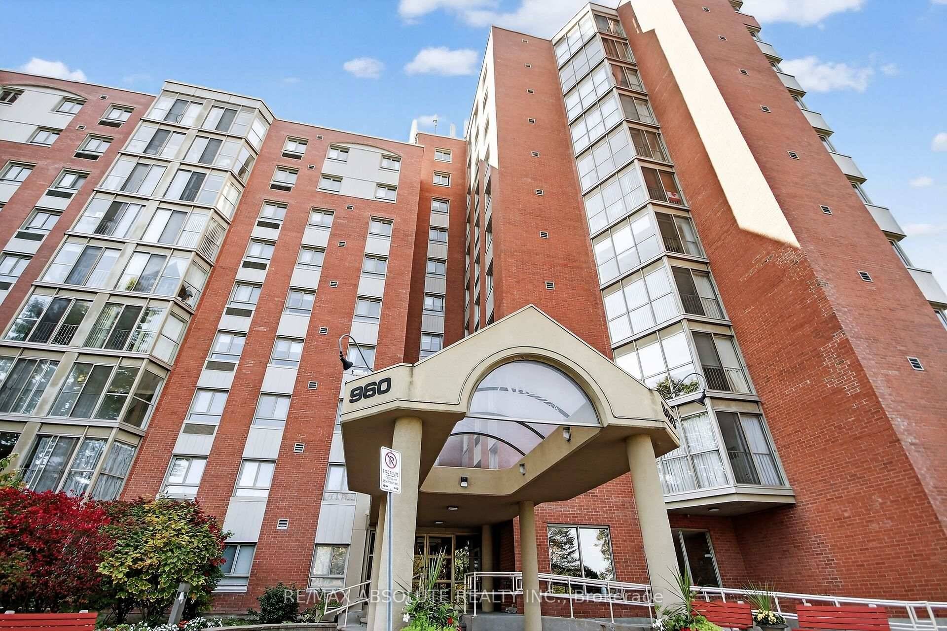 Beautifully renovated 2 bed, 2 bath unit featuring gleaming hardwood floors and ceramic tile throughout.